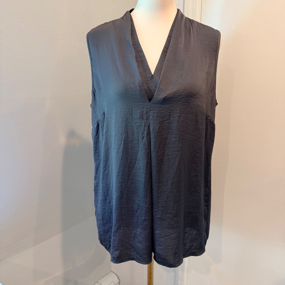 Cabi Dark Gray V-Neck Sleeveless Blouse Top Lightweight Workwear | Size L